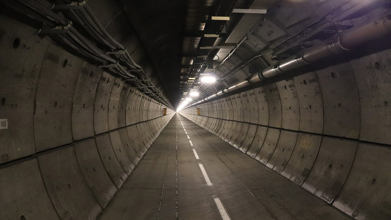Building the Channel Tunnel backdrop