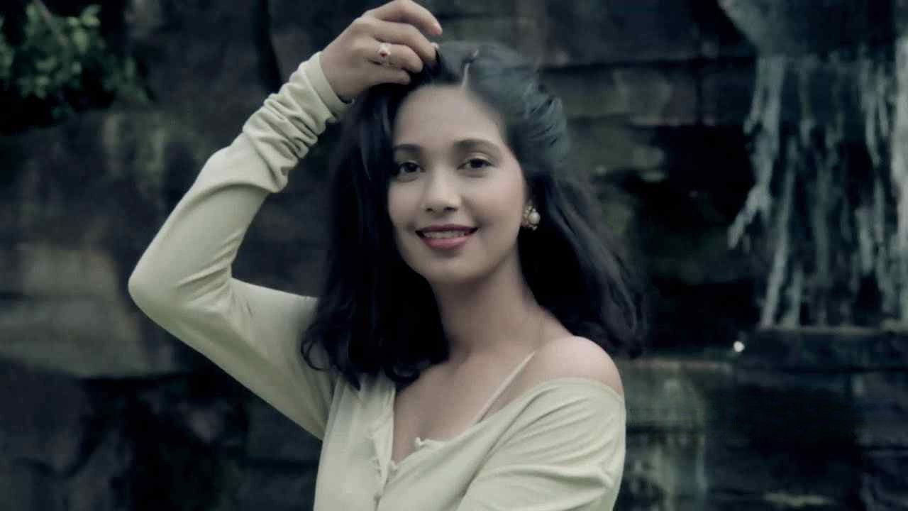 Catatan Harian Tante Sonya backdrop