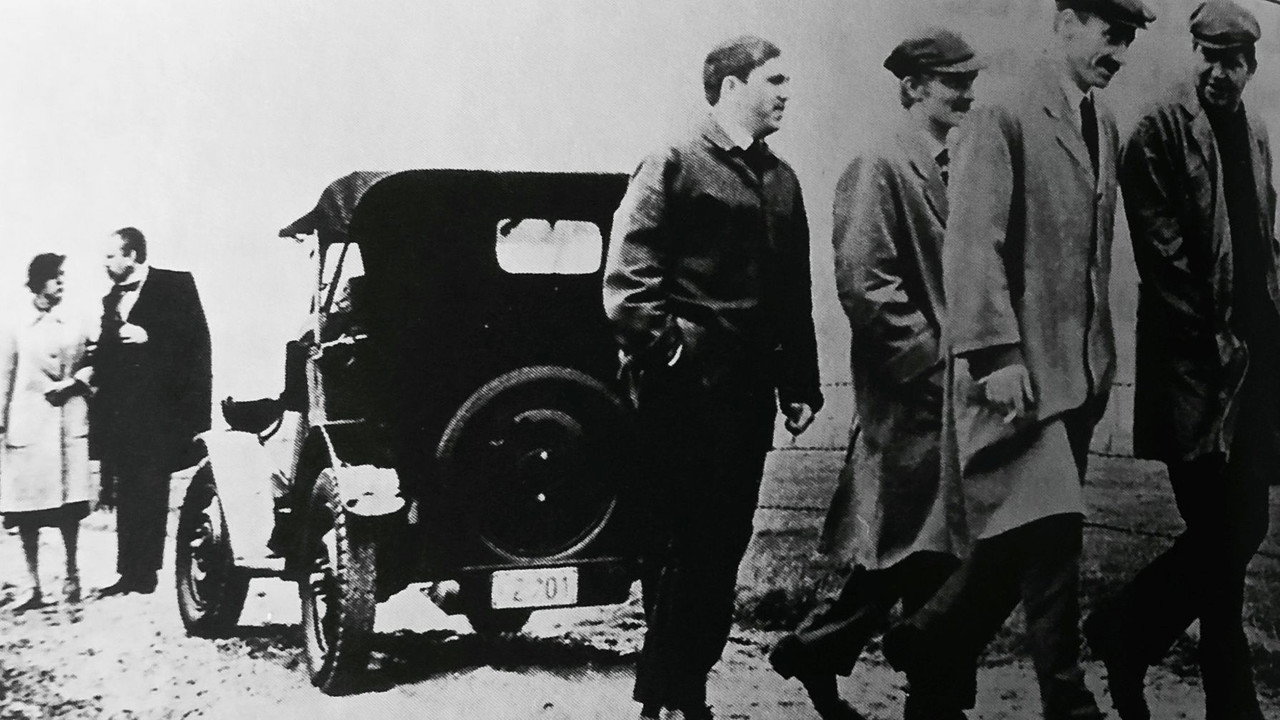 Lieven Gevaert, Eerste arbeider backdrop