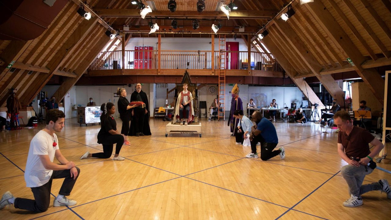 RSC Live: Henry VI, Part 1 backdrop