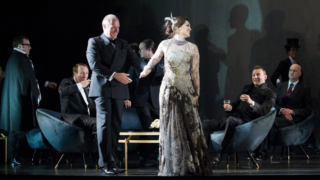 Verdi: La traviata backdrop