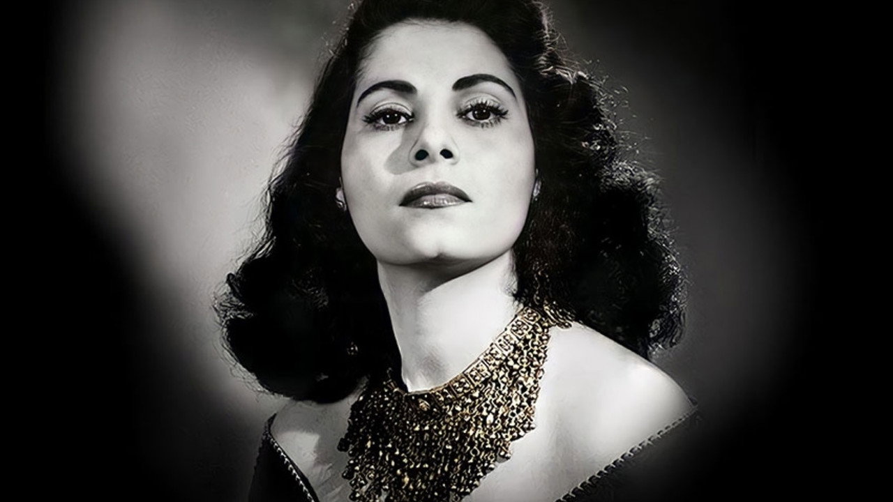 Queen Shoshana backdrop