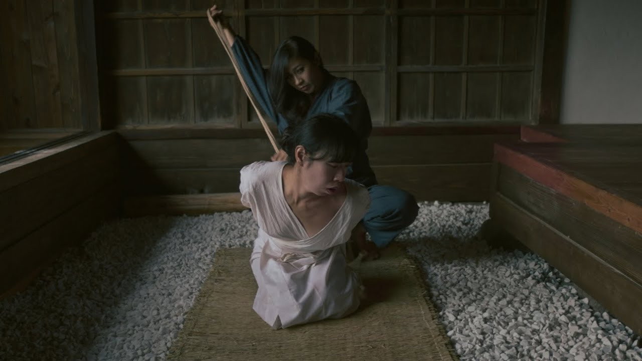 Kinbaku: Moon backdrop