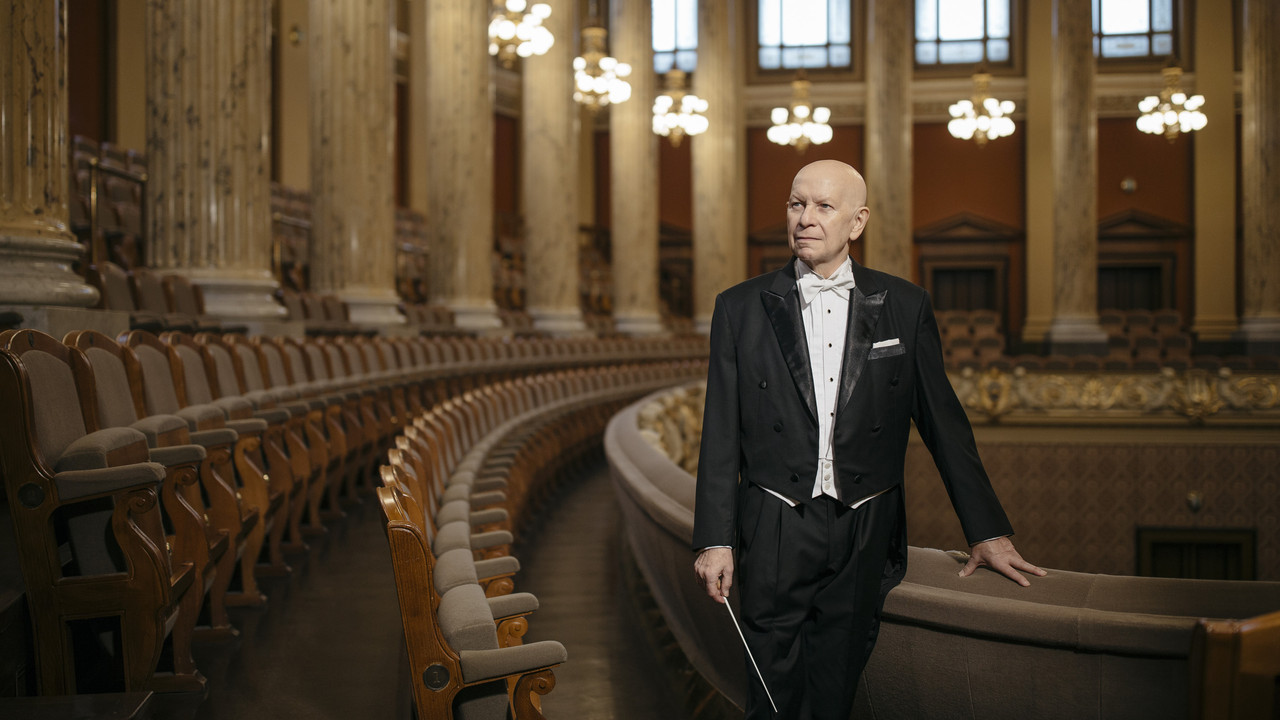 Jiří Bělohlávek: But I just love conducting so much backdrop