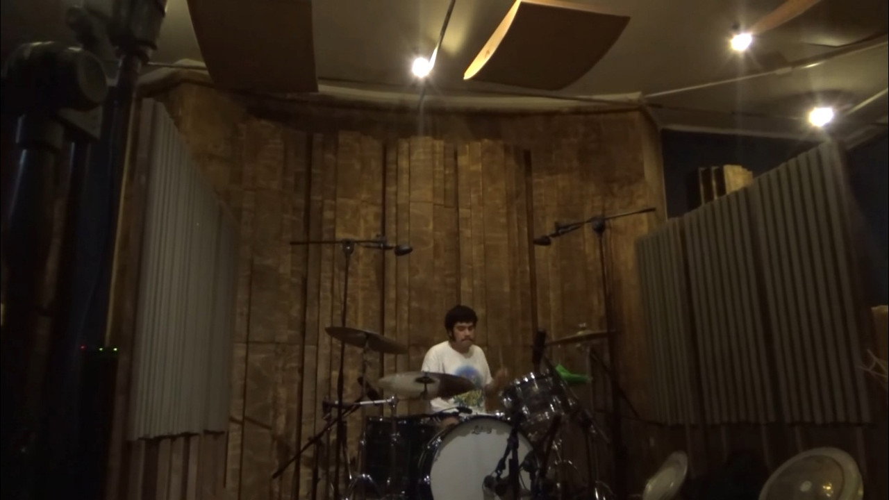 Ases Falsos: The Making of “El Hombre Puede” backdrop