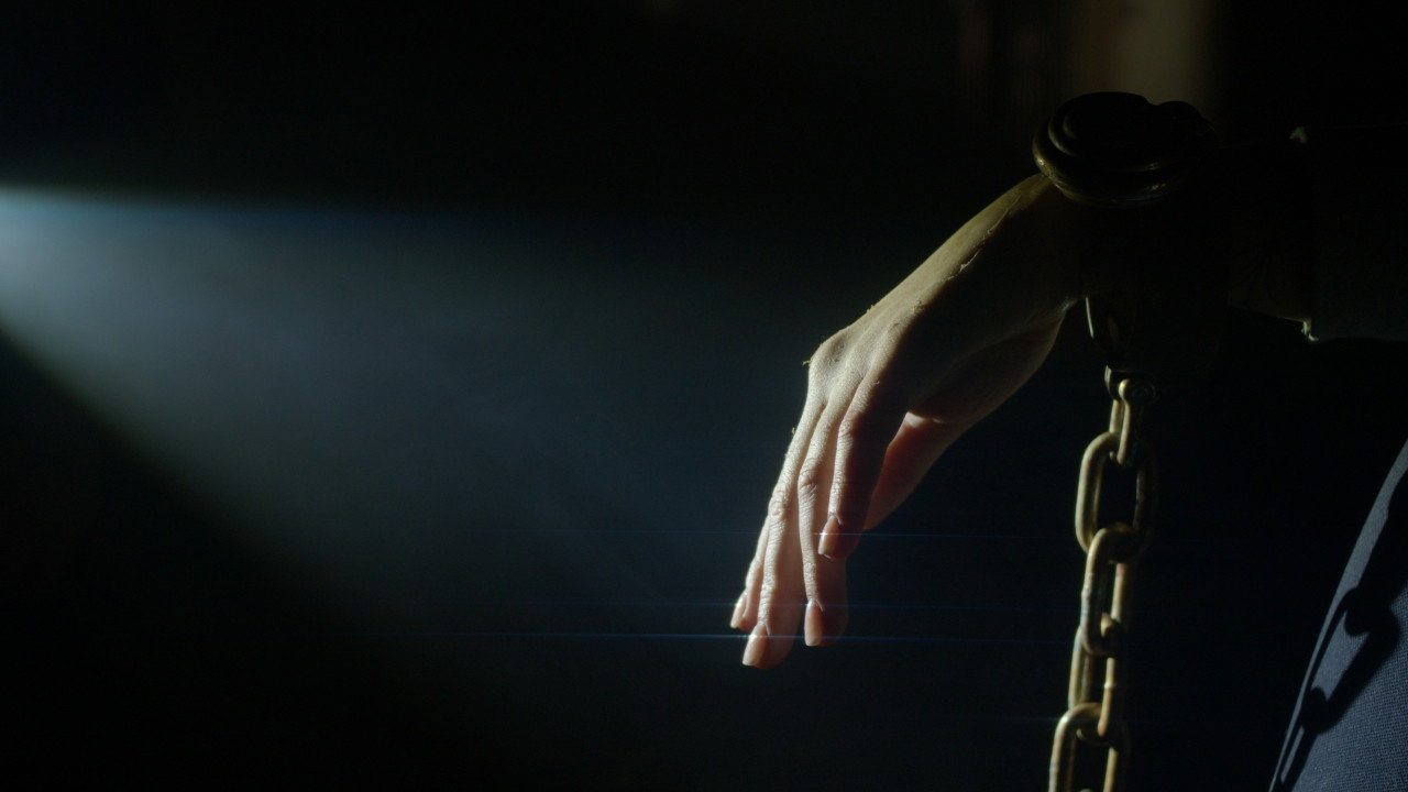 Hold backdrop