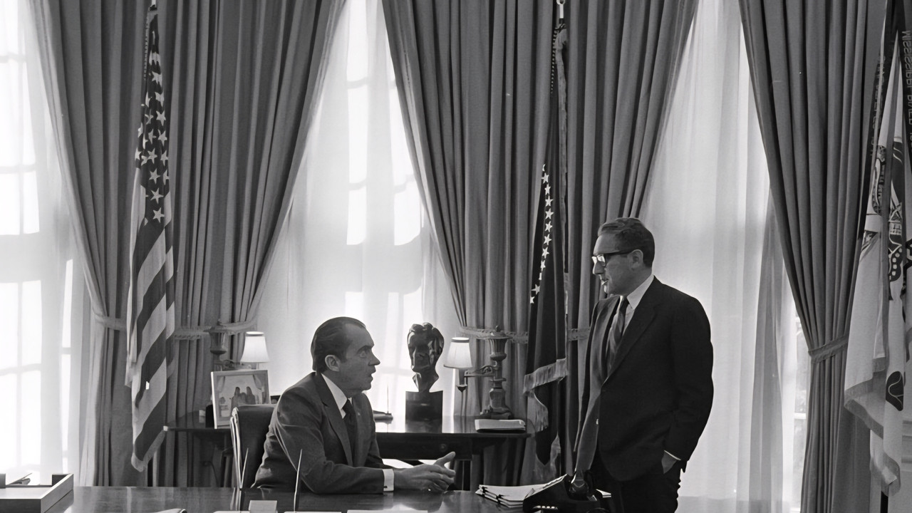 Kissinger backdrop