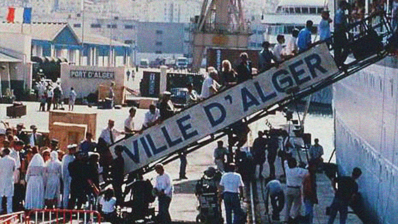 Return to Algiers backdrop