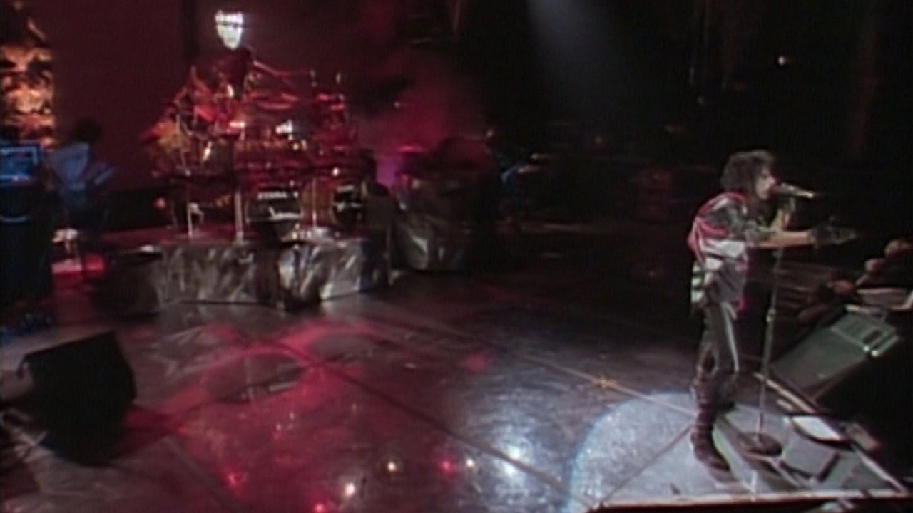 Alice Cooper: Trashes The World backdrop