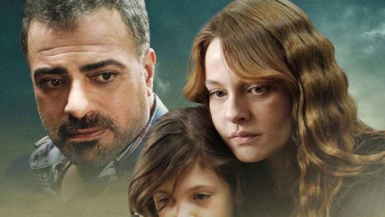 Tut Yüreğimden Anne backdrop