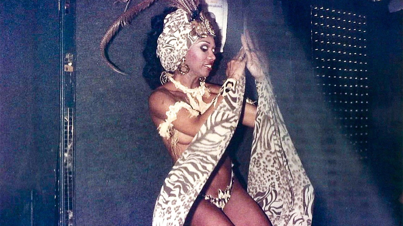Vollúpya backdrop
