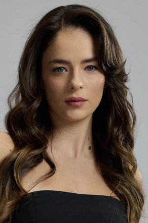 Buse Meral portrait