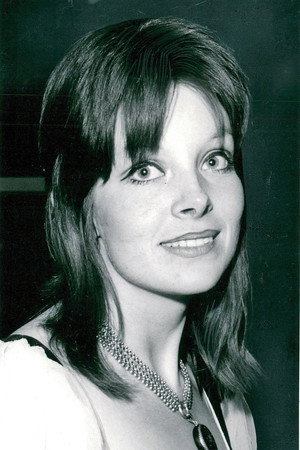 Anna Calder-Marshall portrait