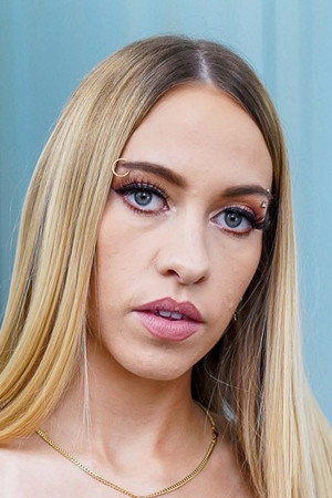 Khloe Kapri portrait
