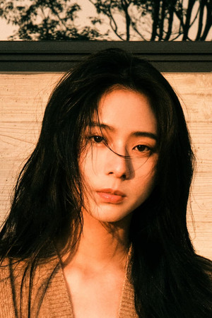 Yuan Mo-yao portrait