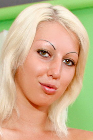 Pamela Blond portrait