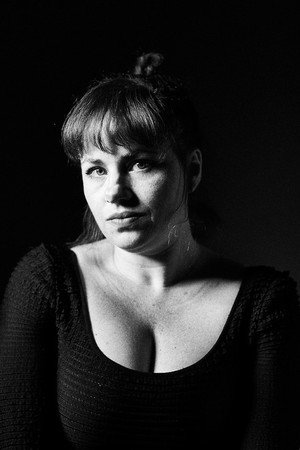 Karine Teles portrait