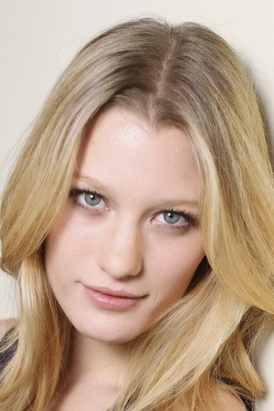 Ashley Hinshaw portrait