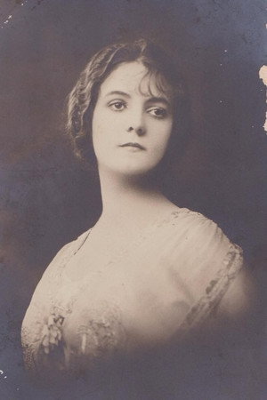 Suzanne Grandais portrait
