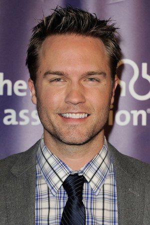 Scott Porter portrait