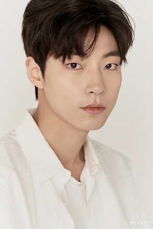 Hwang In-yeop portrait