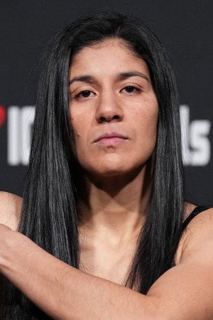 Ketlen Vieira portrait