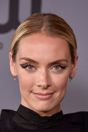 Rachel Skarsten portrait