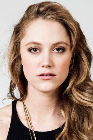 Maika Monroe portrait