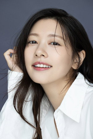 Jung So-min portrait