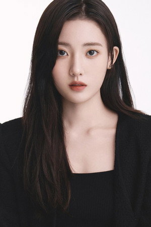 Jung Da-bin portrait