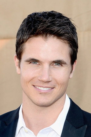 Robbie Amell portrait