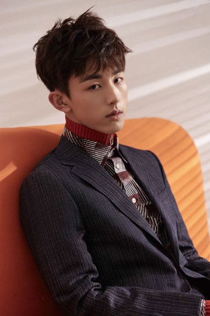 Guo Junchen portrait