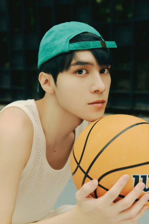 Hendery portrait