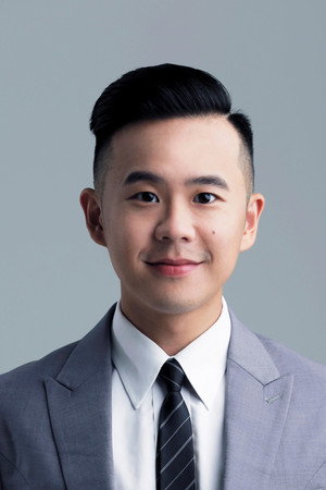 Chrisfly Hu portrait