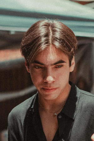 Andrés García portrait