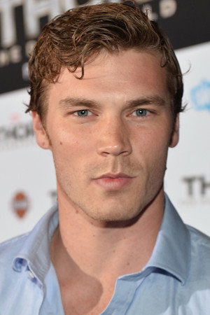 Derek Theler portrait