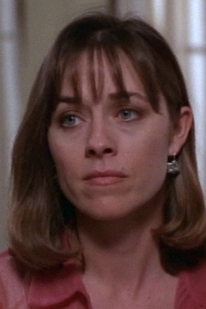Leslie Ryan portrait