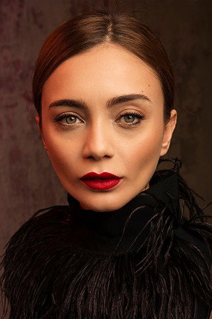 Damla Sönmez portrait