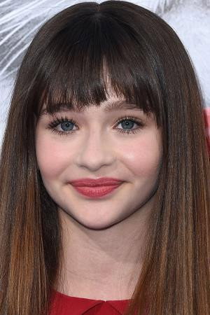 Malina Weissman portrait