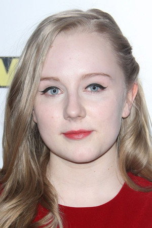 Alexa Davies portrait
