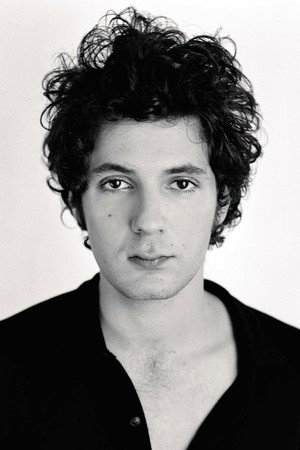 Vincent Lacoste portrait