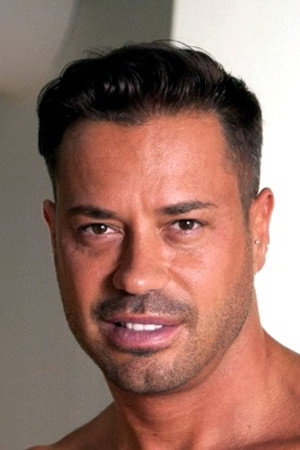 Alex Magnum portrait
