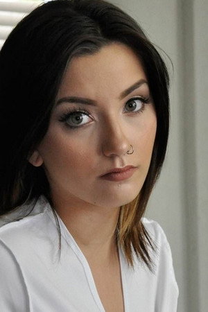 Zara Brooks portrait