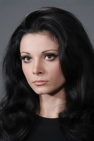 Seher Şeniz portrait