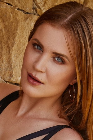 Angelina Robihood portrait