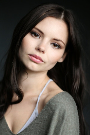 Eline Powell portrait