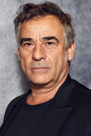 Eduard Fernández portrait