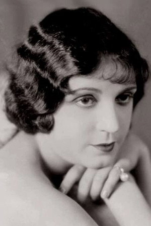 Mona Palma portrait