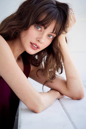 Laura Dennis portrait