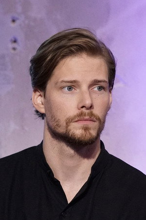 Hunter Parrish portrait